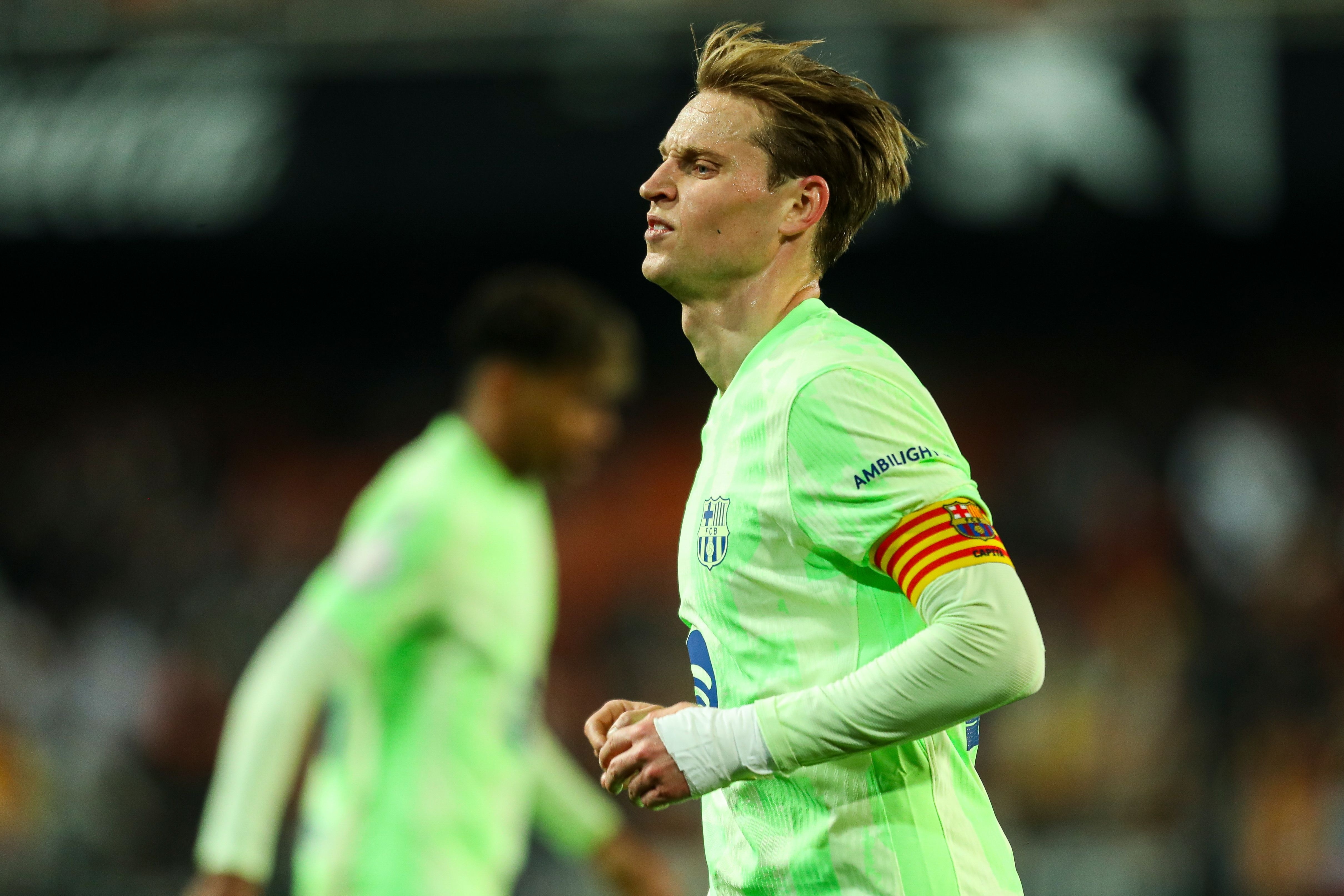 世體：巴薩將與德容續(xù)約三年，球員愿意留隊(duì)并且薪資下降