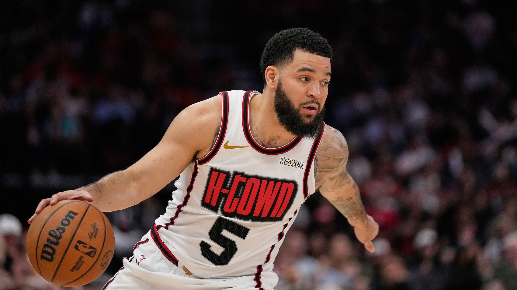 血虧啊！火記：范弗里特是在巴哈馬群島的迷你訓(xùn)練營(yíng)中受傷的