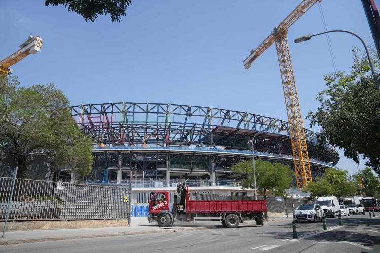 巴薩副主席：如果許可證沒(méi)有到位，我們將在蒙錐克體育場(chǎng)迎戰(zhàn)皇社