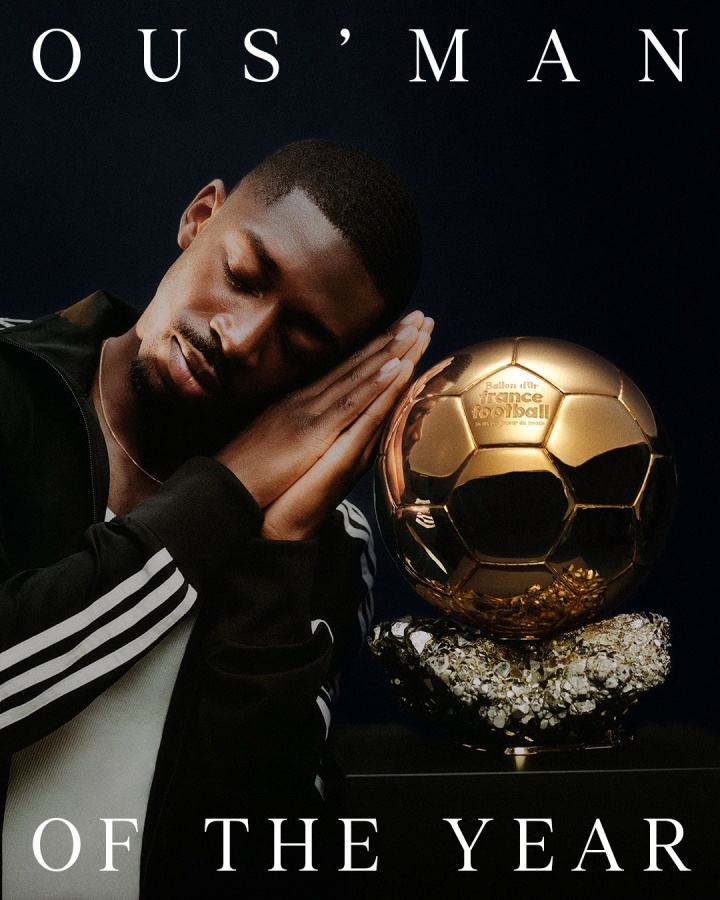 排面！登貝萊與金球獎獎杯合影 再次做出晚安致敬庫里