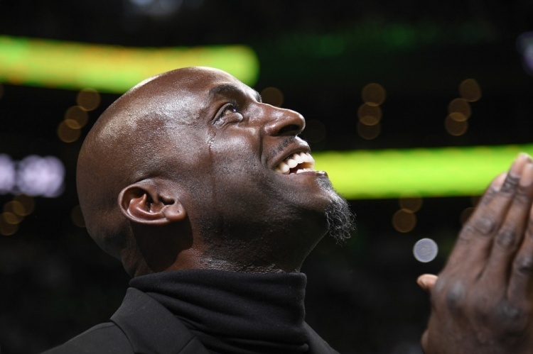 9年前的今天：“狼王”凱文-加內(nèi)特宣布退役 結(jié)束21年職業(yè)生涯