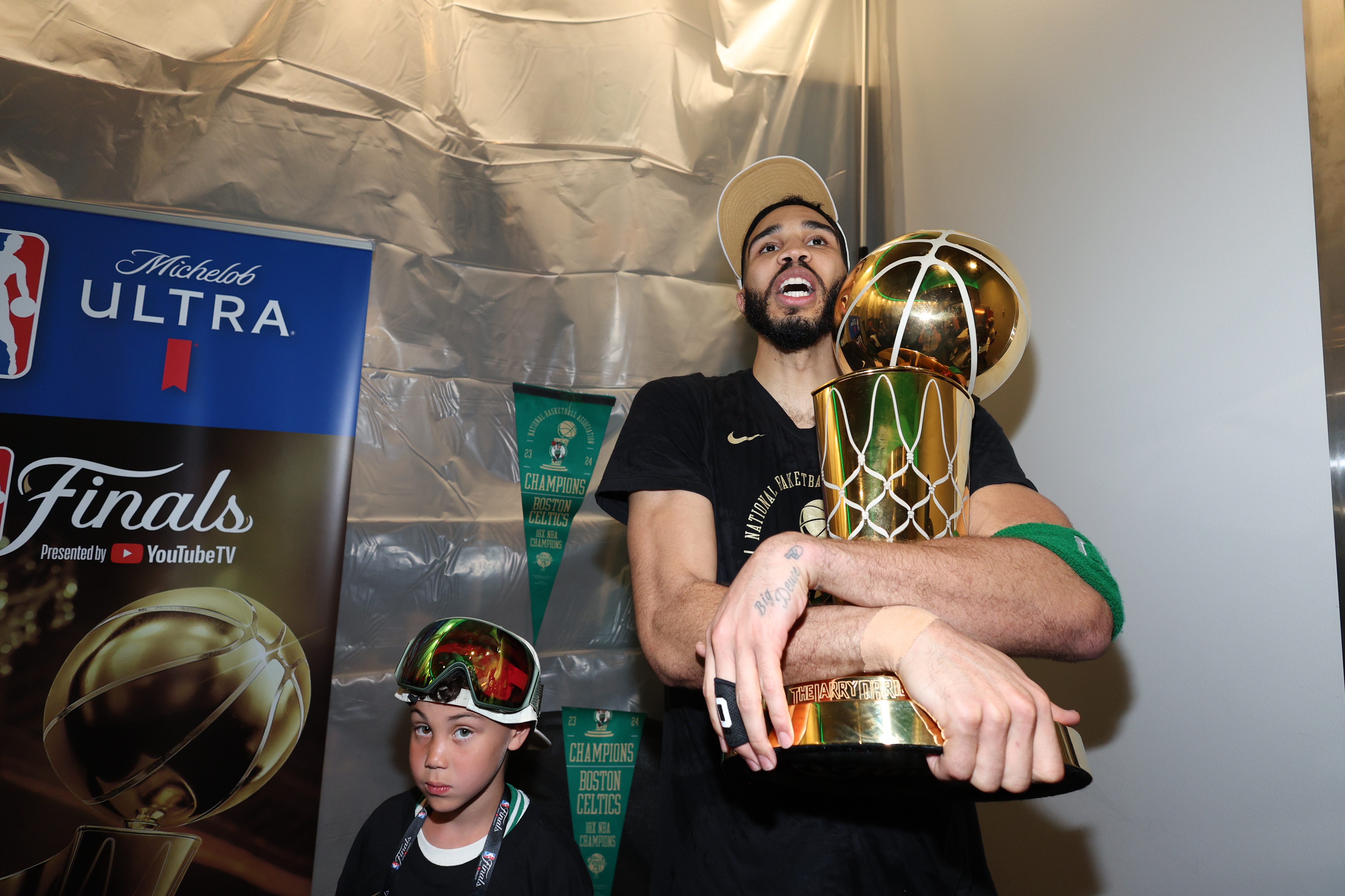 塔圖姆：我會爭取完全健康后復出 我想讓孩子們知道爸爸沒有放棄