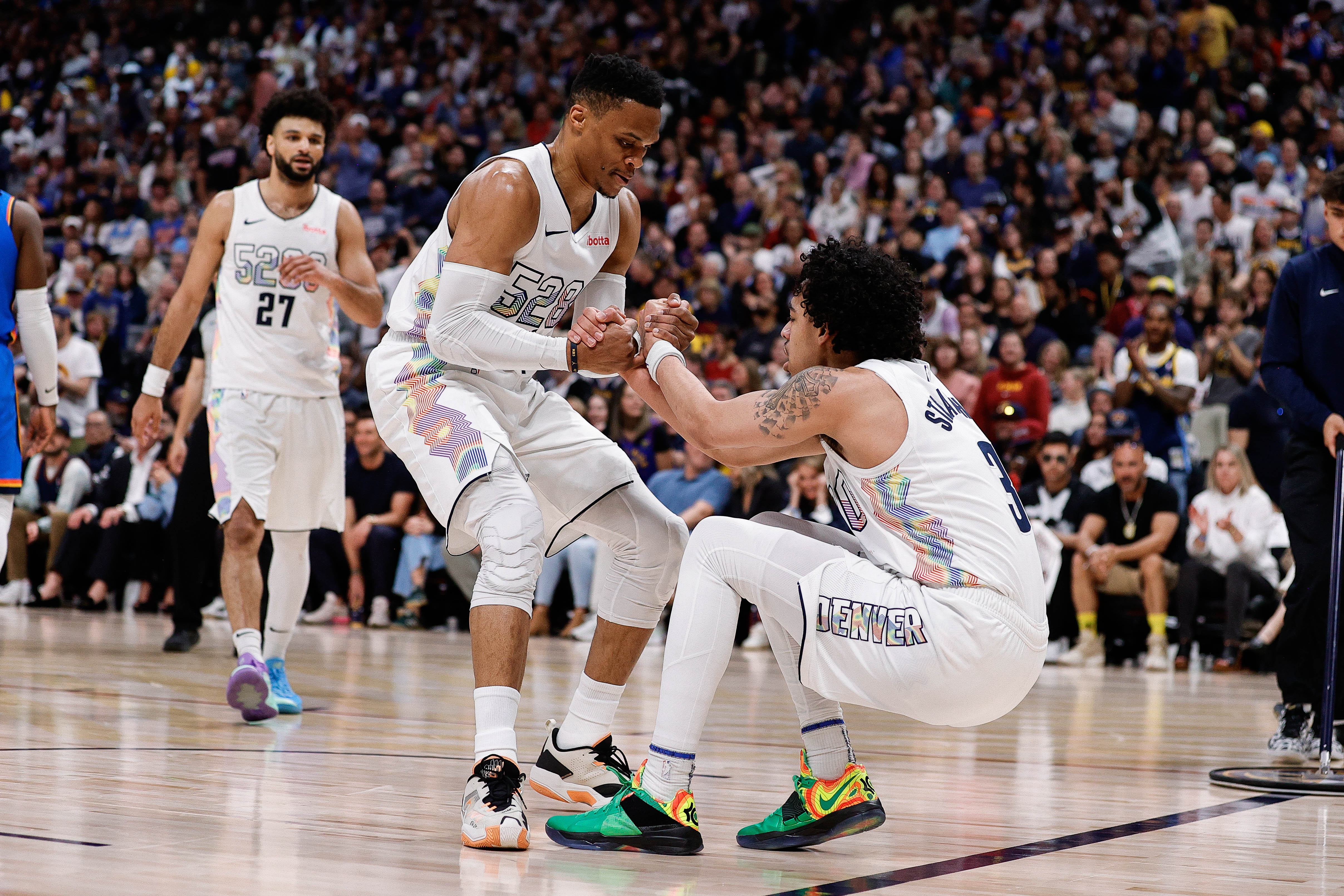 波特：隊(duì)友之間意見(jiàn)不合是常有的事 威少絕對(duì)不是更衣室毒瘤