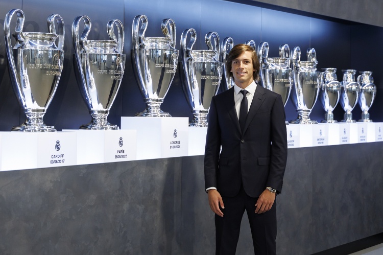 馬卡報(bào)道卡雷拉斯轉(zhuǎn)會(huì)拉鋸戰(zhàn)：改變?nèi)松乃膫€(gè)月，始終是皇馬首選