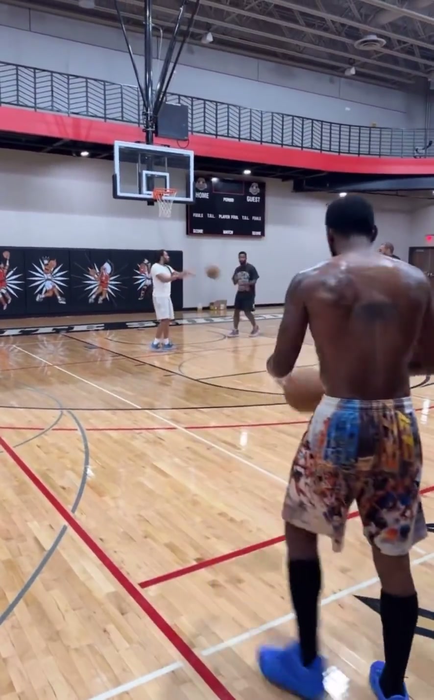 ACL即將痊愈！歐文最新訓(xùn)練視頻超遠(yuǎn)三分哐哐八連中！