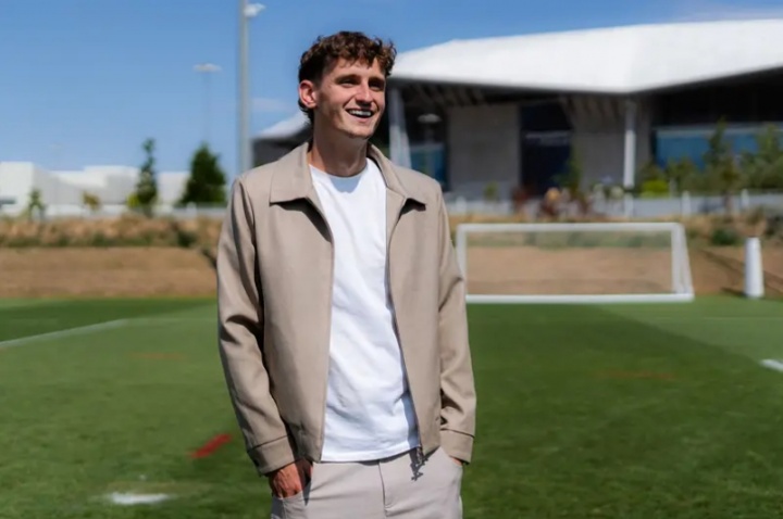 莫頓：法甲的節(jié)奏和英超一樣快，我需要適應(yīng)這里并了解判罰尺度