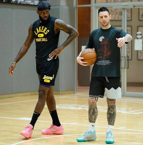 訓練師Brickley：老詹的自律無人能及 8點訓練他6點就會來熱身