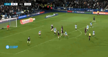 福登助攻！薩維尼奧左路小角度爆桿破門，曼城2-0哈德斯菲爾德
