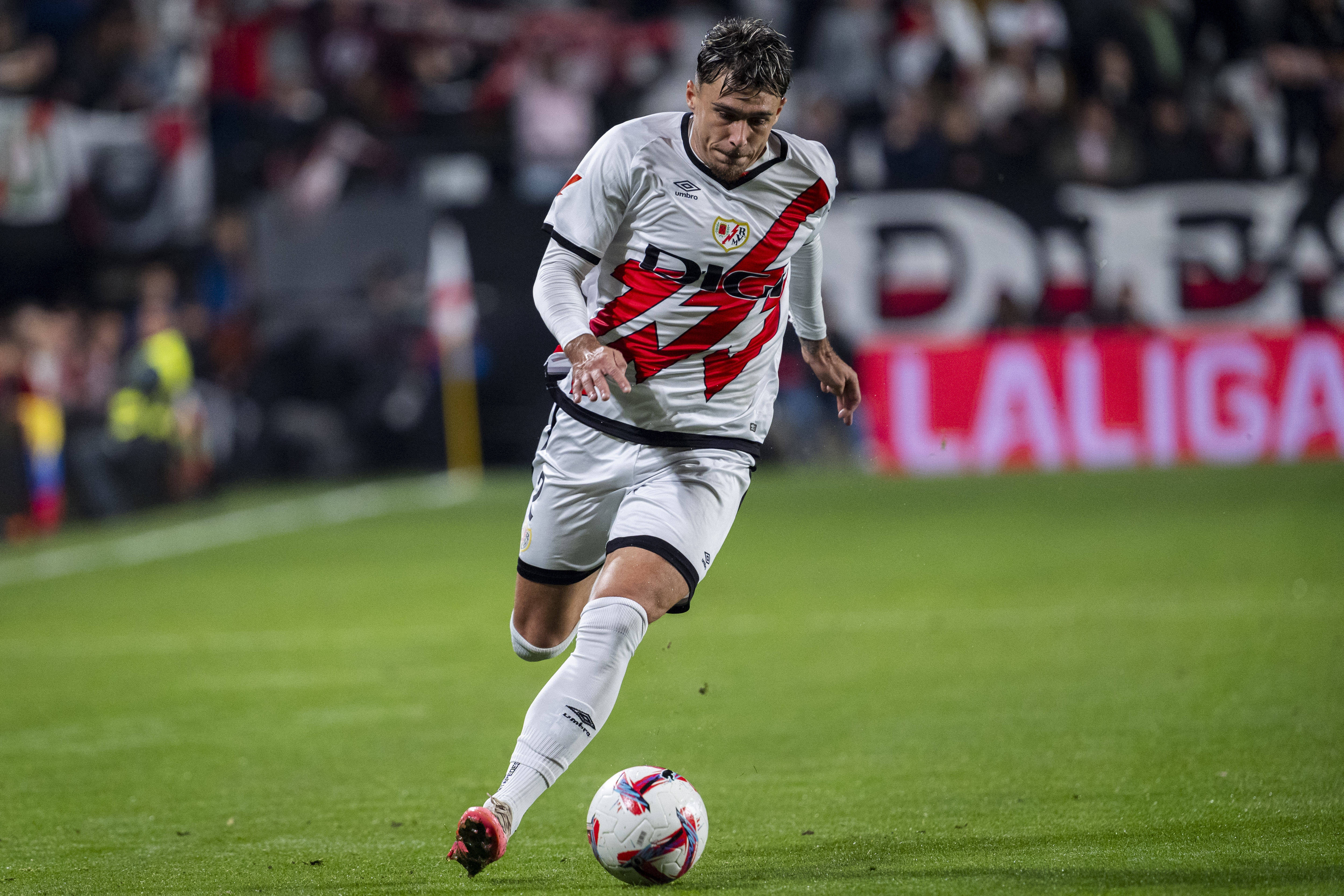 心理戰(zhàn)？世體：巴列卡諾開場遲到數(shù)分鐘引馬競不滿，最高罰3000歐