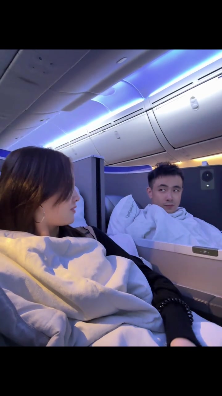 趙繼偉與妻子秀恩愛：兩個(gè)幼稚鬼的日常 幸福瞬間