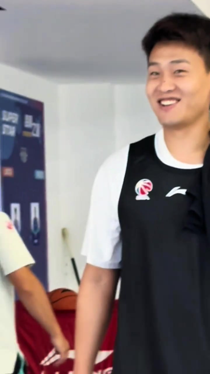 強(qiáng)援就位！北京男籃曬趙睿到隊(duì)視頻：來了您吶！