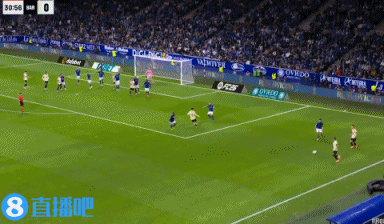 可惜啊，巴薩丟球前拉菲尼亞中柱，隊(duì)友補(bǔ)射又被撲出