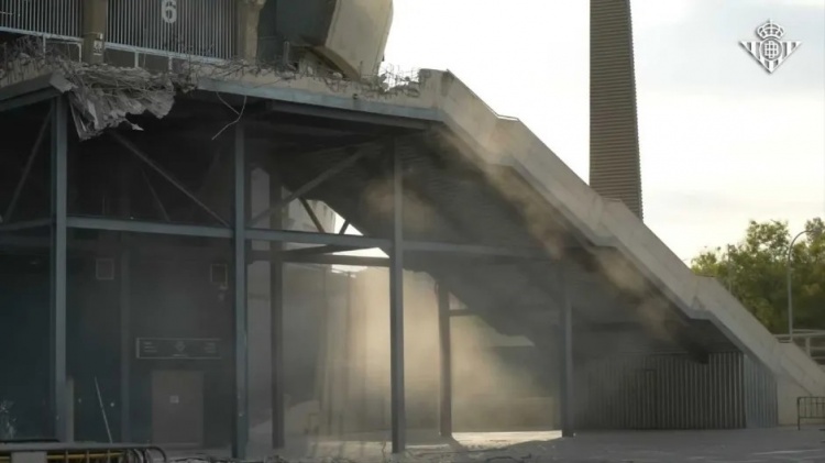 太陽報：貝蒂斯主場已經(jīng)拆得面目全非，俱樂部希望27-28賽季回歸