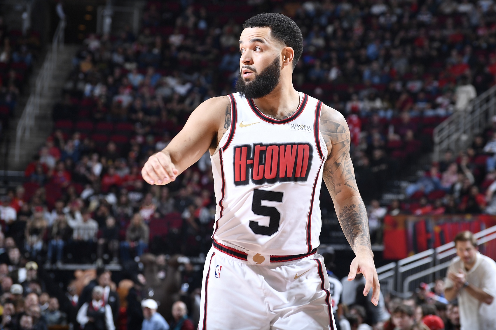 美記：火箭下季想沖冠 可考慮范喬丹加選秀權(quán)在12月后換高手過來