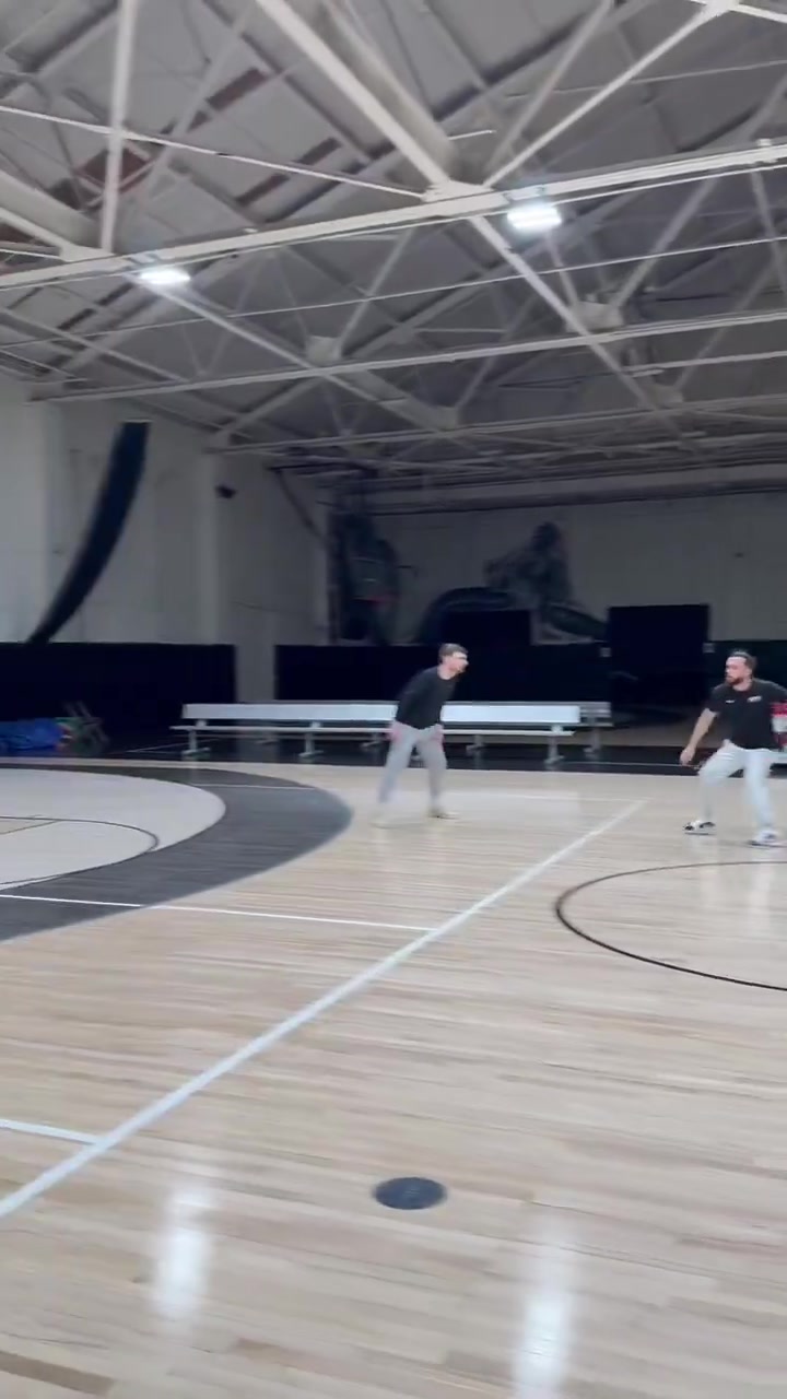 經(jīng)紀(jì)人曬庫(kù)明加訓(xùn)練：25-26賽季最后的系統(tǒng)性準(zhǔn)備訓(xùn)練