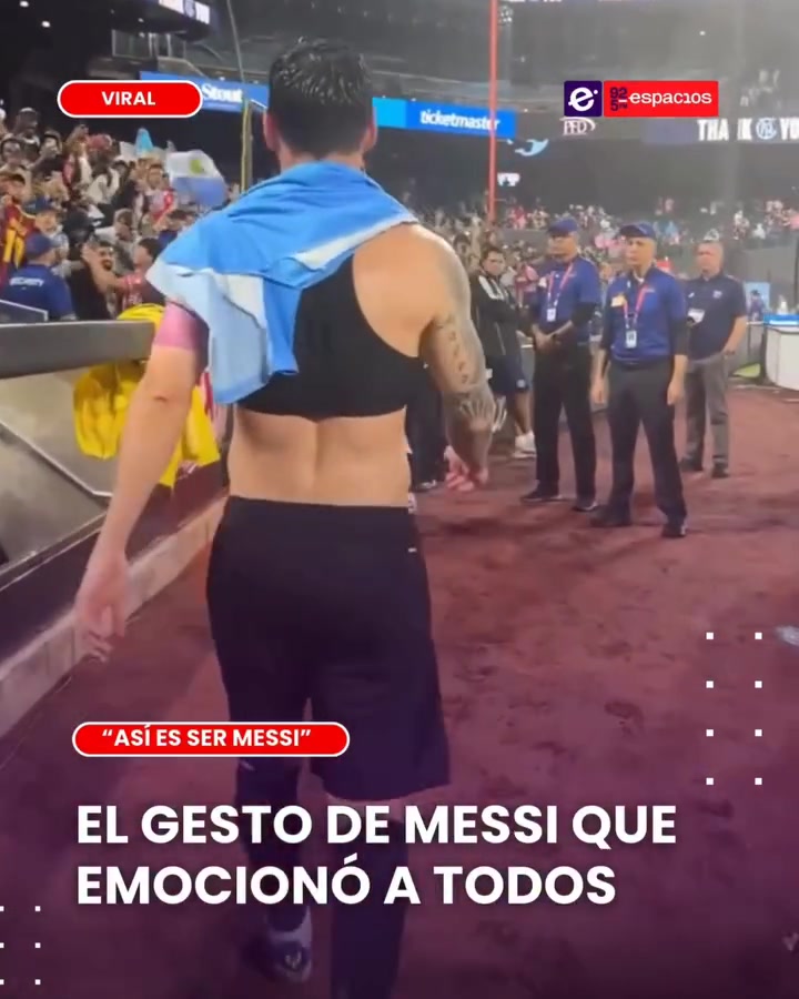 梅西給輪椅上的老奶奶簽名，后者情緒激動：83歲了我還能這么幸福