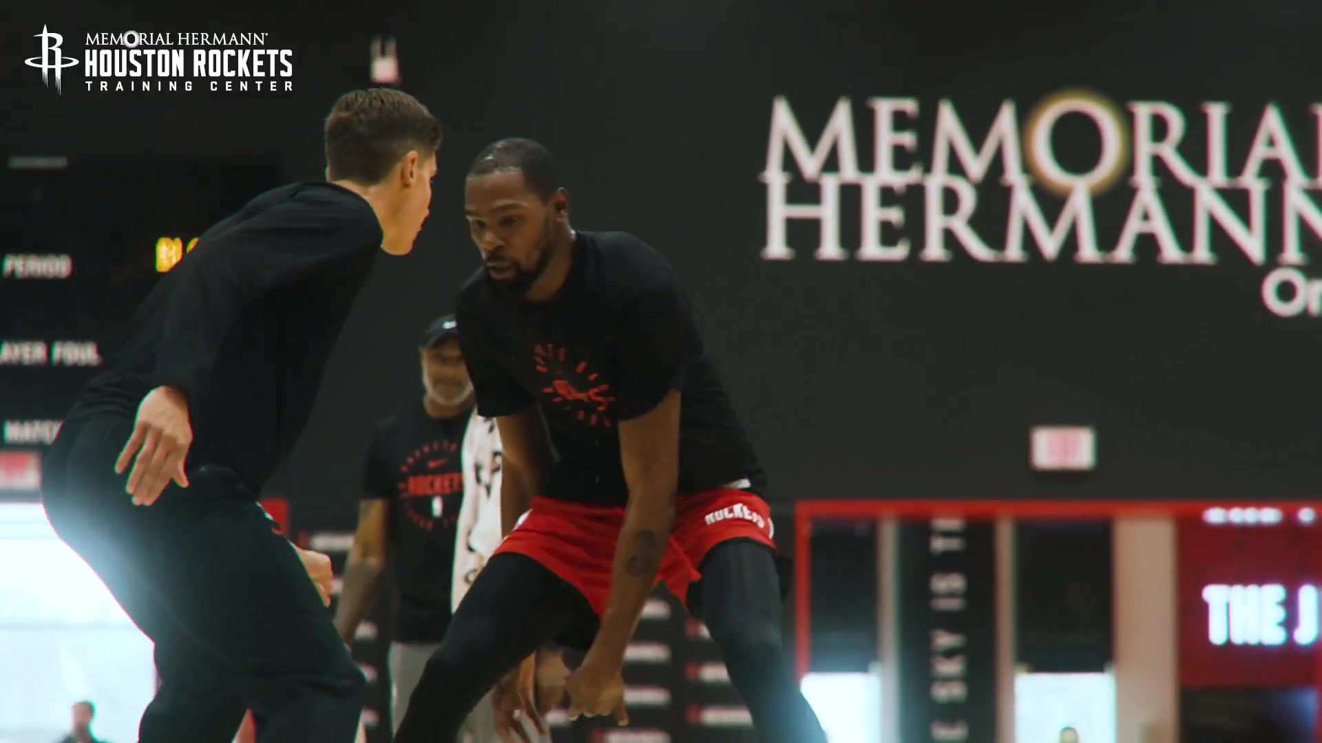 火箭官方曬KD訓(xùn)練視頻預(yù)熱：周一媒體日 大家好好熬過周末吧