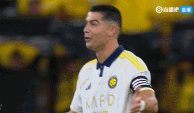 怎能不淚流滿面呢??沙特聯(lián)賽前C羅和本澤馬有說有笑