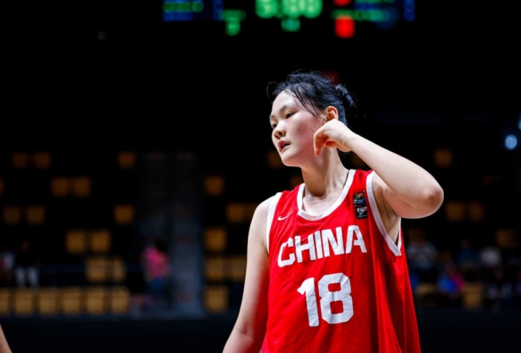 效率很高但機(jī)會(huì)不多！湯雅童全場(chǎng)5中4得8分3板