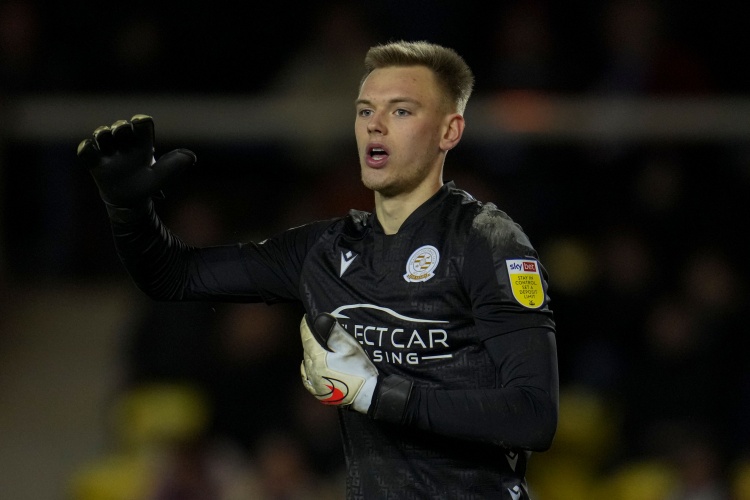 表現(xiàn)出色！對(duì)陣拜仁，阿森納外租門將卡爾-海因貢獻(xiàn)8次撲救