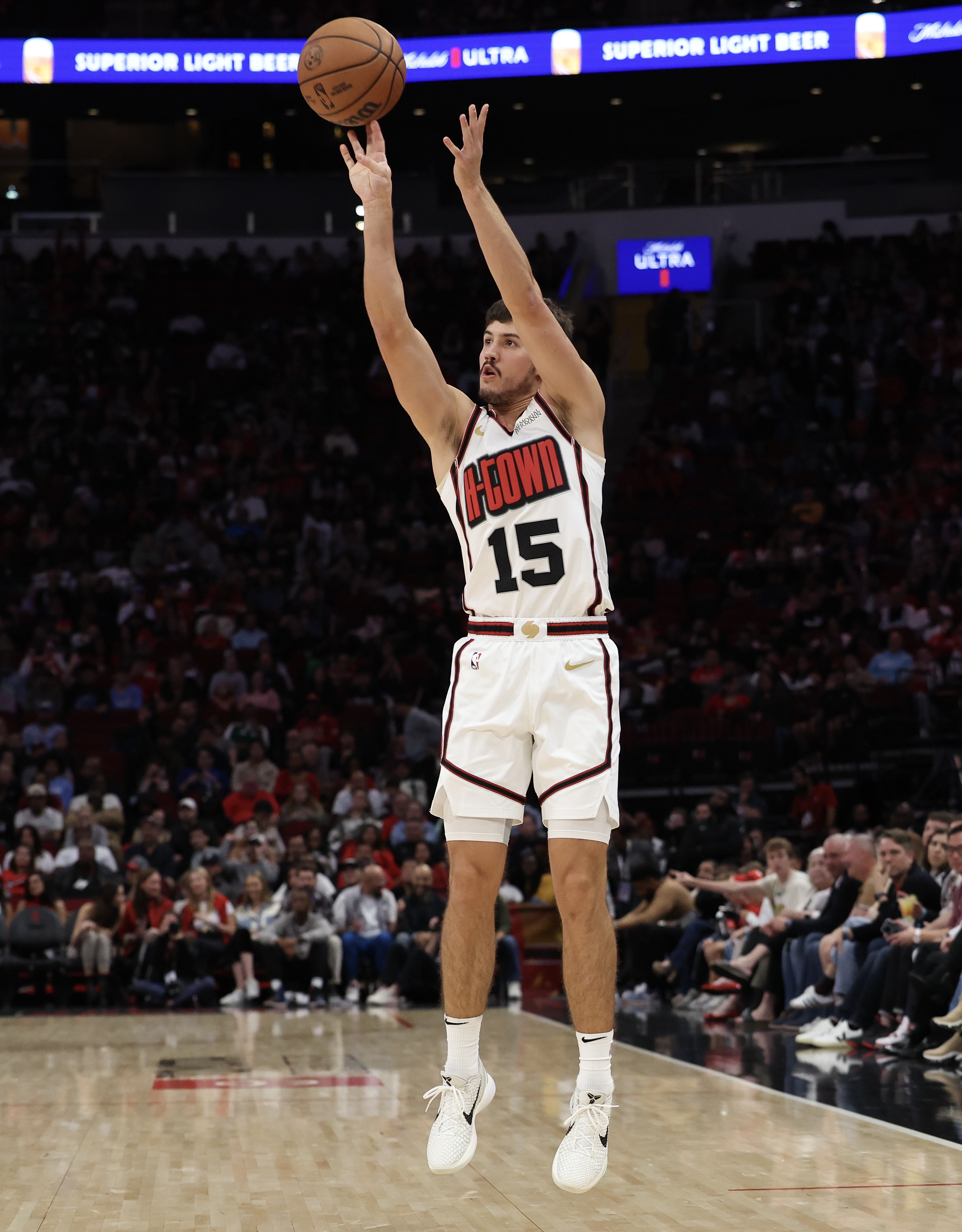 頂替范喬丹？謝潑德處子賽季3次首發(fā) 場均19.7分2斷三分命中率52%