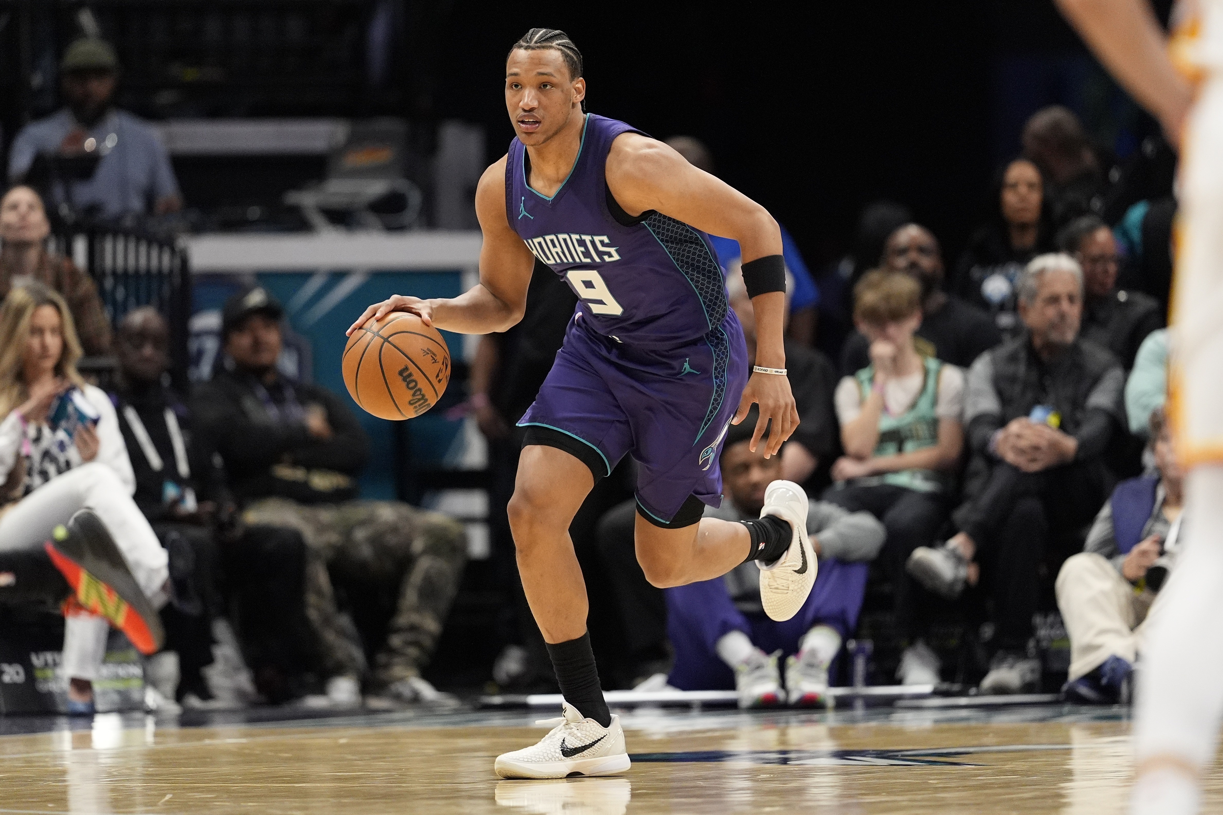 上賽季場均4.2分！隊記：綠軍與小溫德爾-摩爾簽Exhibit?10合同