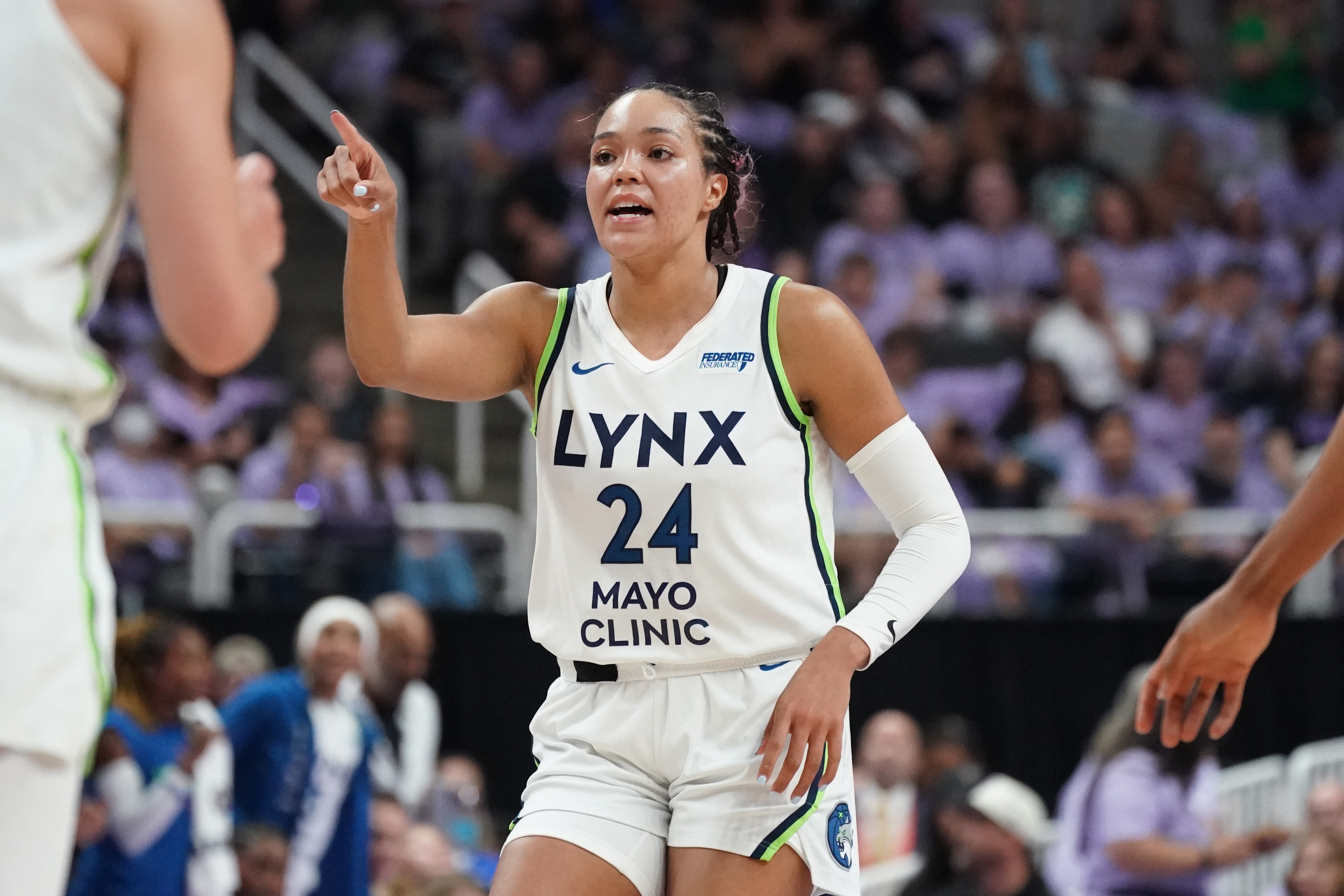 最后時(shí)刻傷退！山貓主帥透露科利爾腿部可能骨折 但未透露細(xì)節(jié)