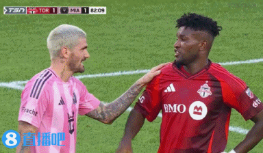 第n次神撲??梅西任意球打門角度刁鉆 門將迅速反應(yīng)拒絕連場進(jìn)球