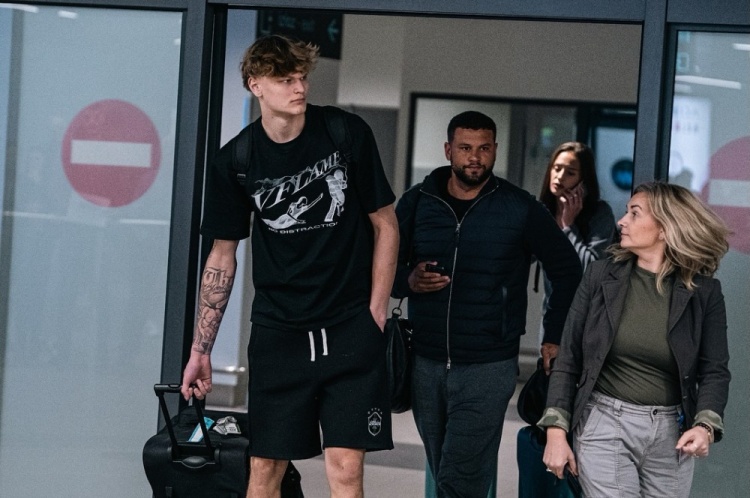 穆里寧抵達(dá)貝爾格萊德！職業(yè)生涯第一個(gè)賽季將身穿3號(hào)球衣！