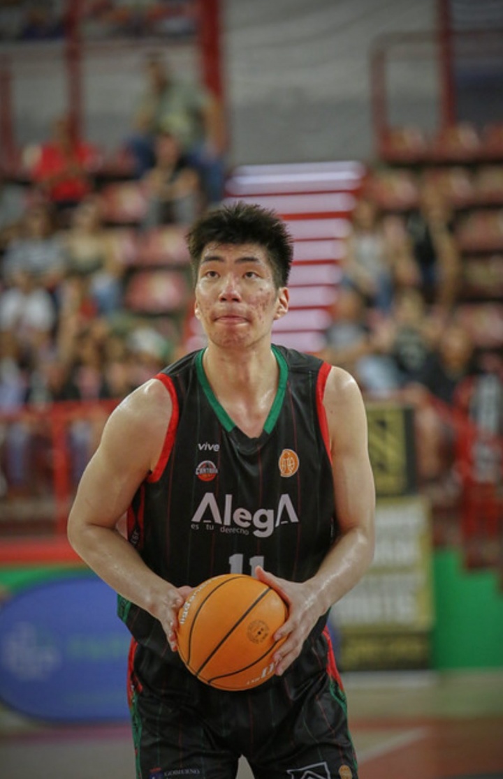 西乙常規(guī)賽首秀！余嘉豪9分3板&罰球10中7&正負(fù)值-1 球隊(duì)?wèi)K敗24分