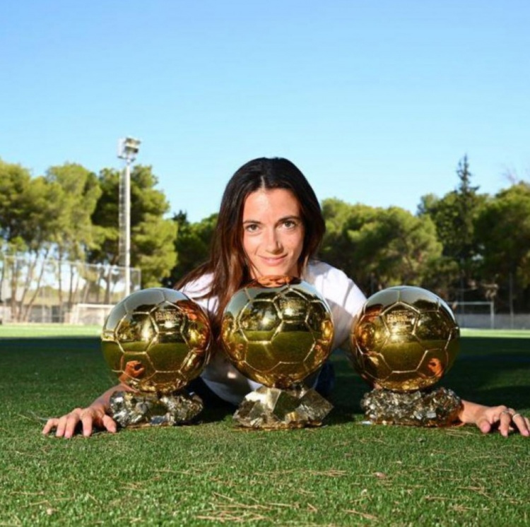 金球三連！邦馬蒂：沒考慮追梅西的八金紀(jì)錄，無人能復(fù)制他的成就