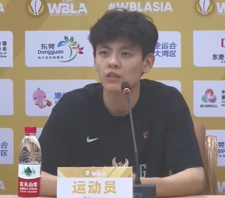 楊舒予：這個(gè)MVP屬于大家 這是對(duì)我現(xiàn)階段的認(rèn)可但不代表未來