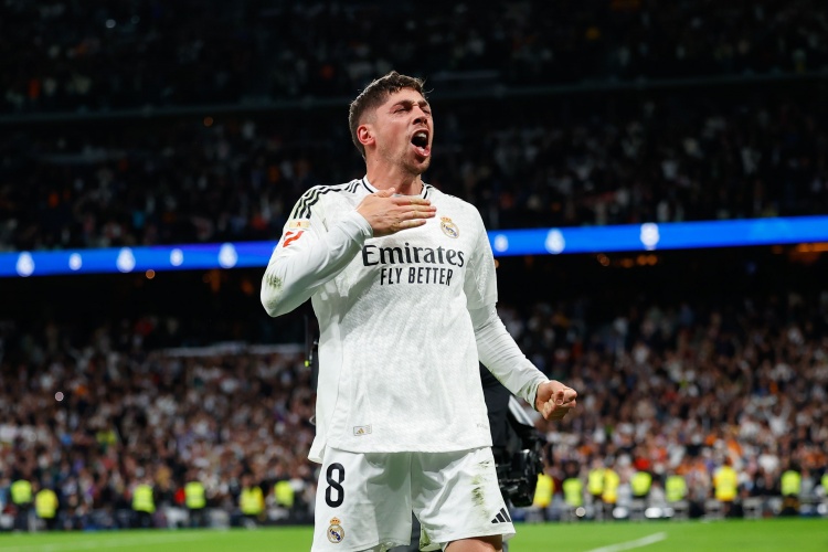 科貝記者：巴爾韋德跑動(dòng)很積極，但在皇馬中場幾乎毫無存在感