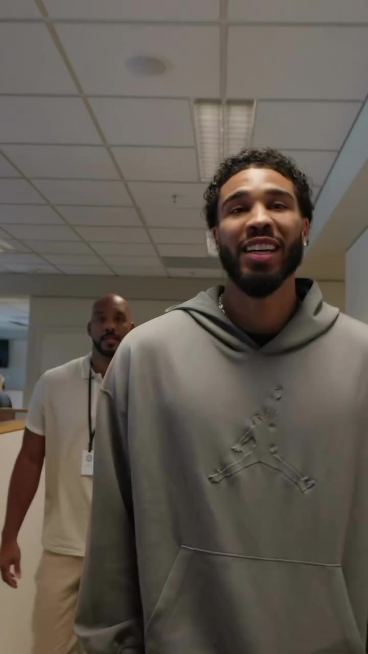 神速！塔圖姆跟腱重傷僅4個(gè)月即恢復(fù)有球訓(xùn)練 上腳最新簽名鞋JT4