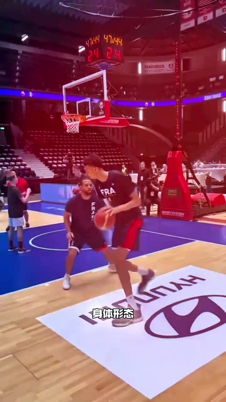 楊毅：我和周琦探討過(guò) 若中國(guó)有文班基本在12、15歲之后就消失了