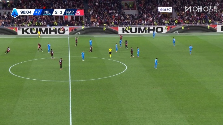 怎能不動(dòng)容！第99分鐘比賽終于結(jié)束，40歲魔笛直接跪地慶祝