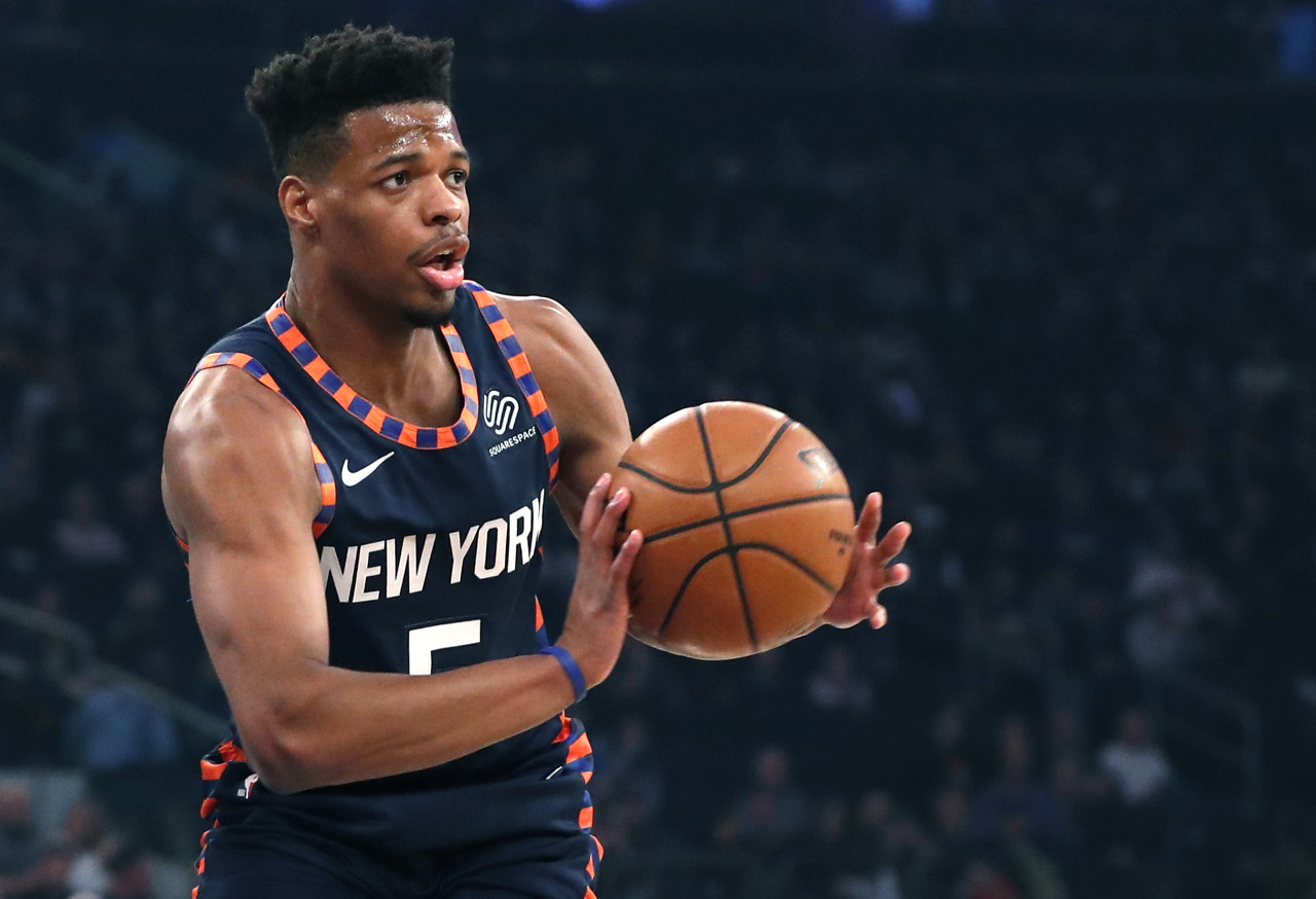 名記：小丹尼斯-史密斯和厄爾與獨(dú)行俠均簽Exhibit 9非保障合同