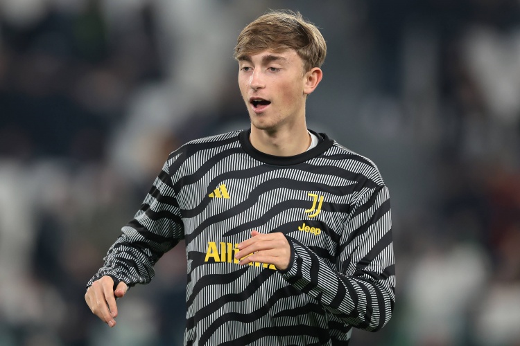 被尤文“賤賣”，赫伊森父親：通知離隊(duì)時(shí)如同晴天霹靂，無法理解