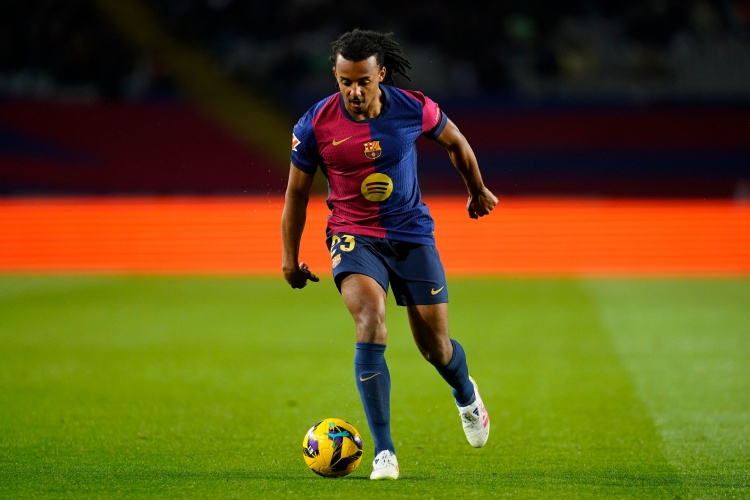 馬卡：巴薩通過(guò)高效角球戰(zhàn)術(shù)贏得兩場(chǎng)比賽，最近三個(gè)進(jìn)球來(lái)自角球