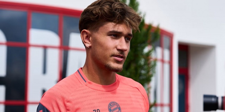 比朔夫：我從小就是拜仁球迷，要把握機會證明自己配得上這件球衣