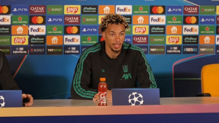 埃基蒂克：我可以和伊薩克一起踢球 斯洛特給了我很大的自由