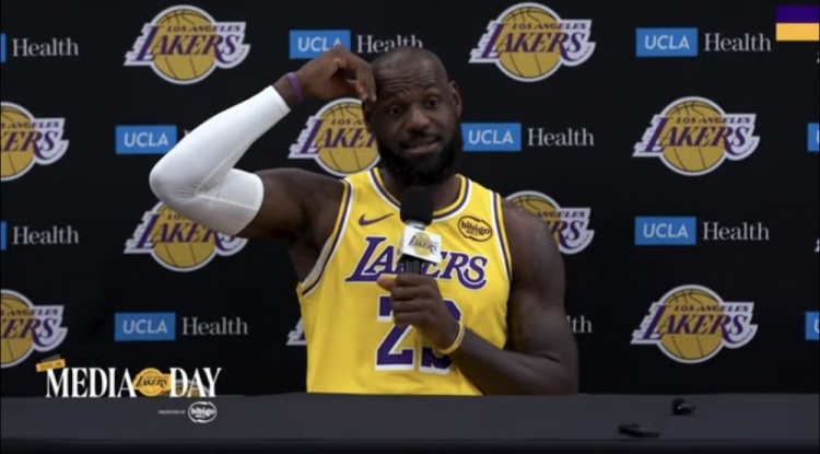 詹姆斯：今夏我練習(xí)了更多的接球三分 當(dāng)我不持球時(shí)也能發(fā)揮作用