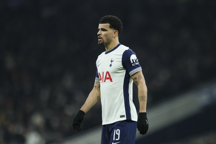 弗蘭克：索蘭克的腳踝問題已經(jīng)困擾他一段時間，他決定做個小手術(shù)