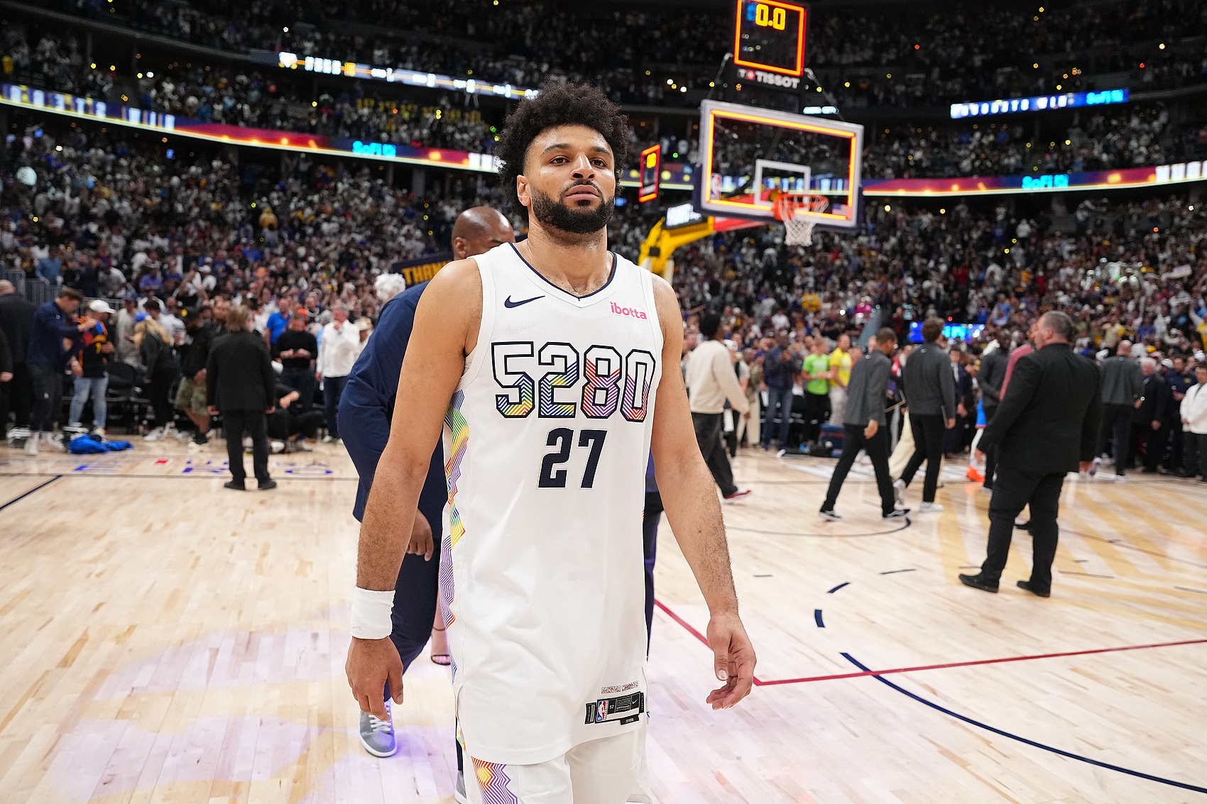 掘金副總裁：穆雷整個(gè)夏天都在與年輕球員溝通 鼓勵(lì)他們進(jìn)訓(xùn)練館