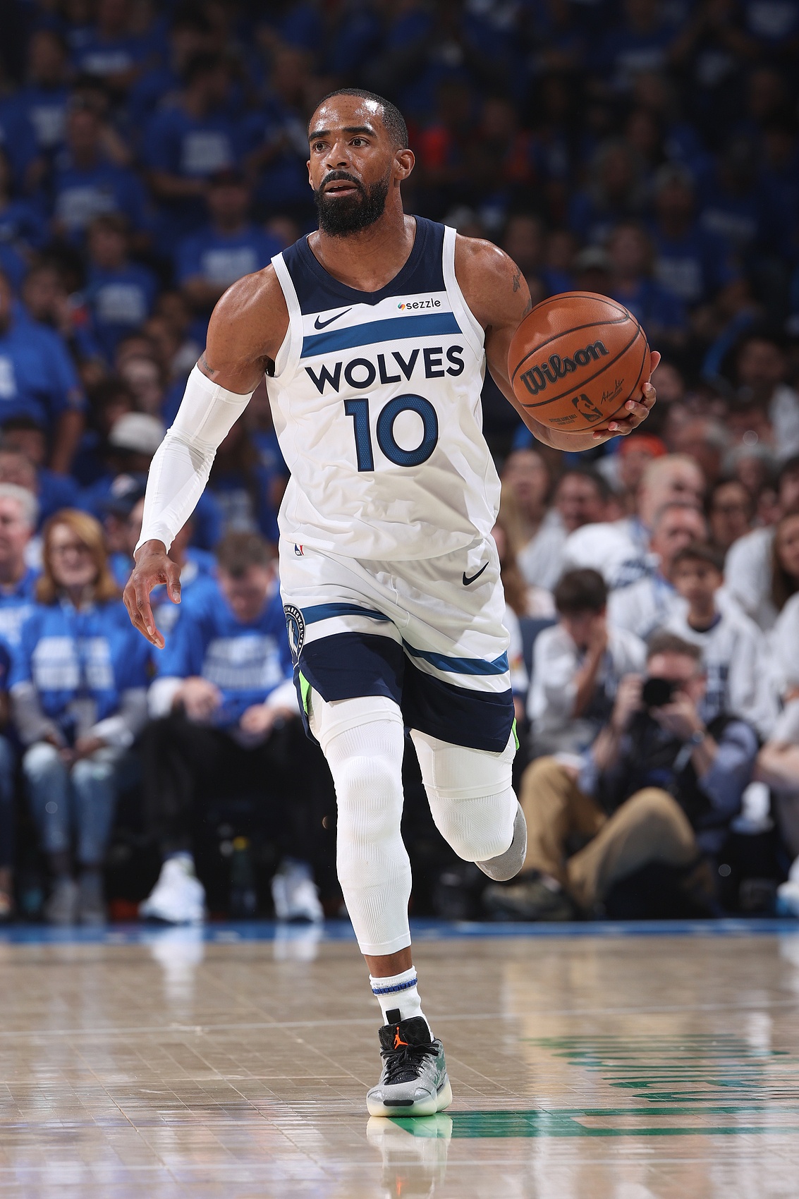 上場時間減少如何更高效？康利：有球在手最關(guān)鍵 不投籃也無礙