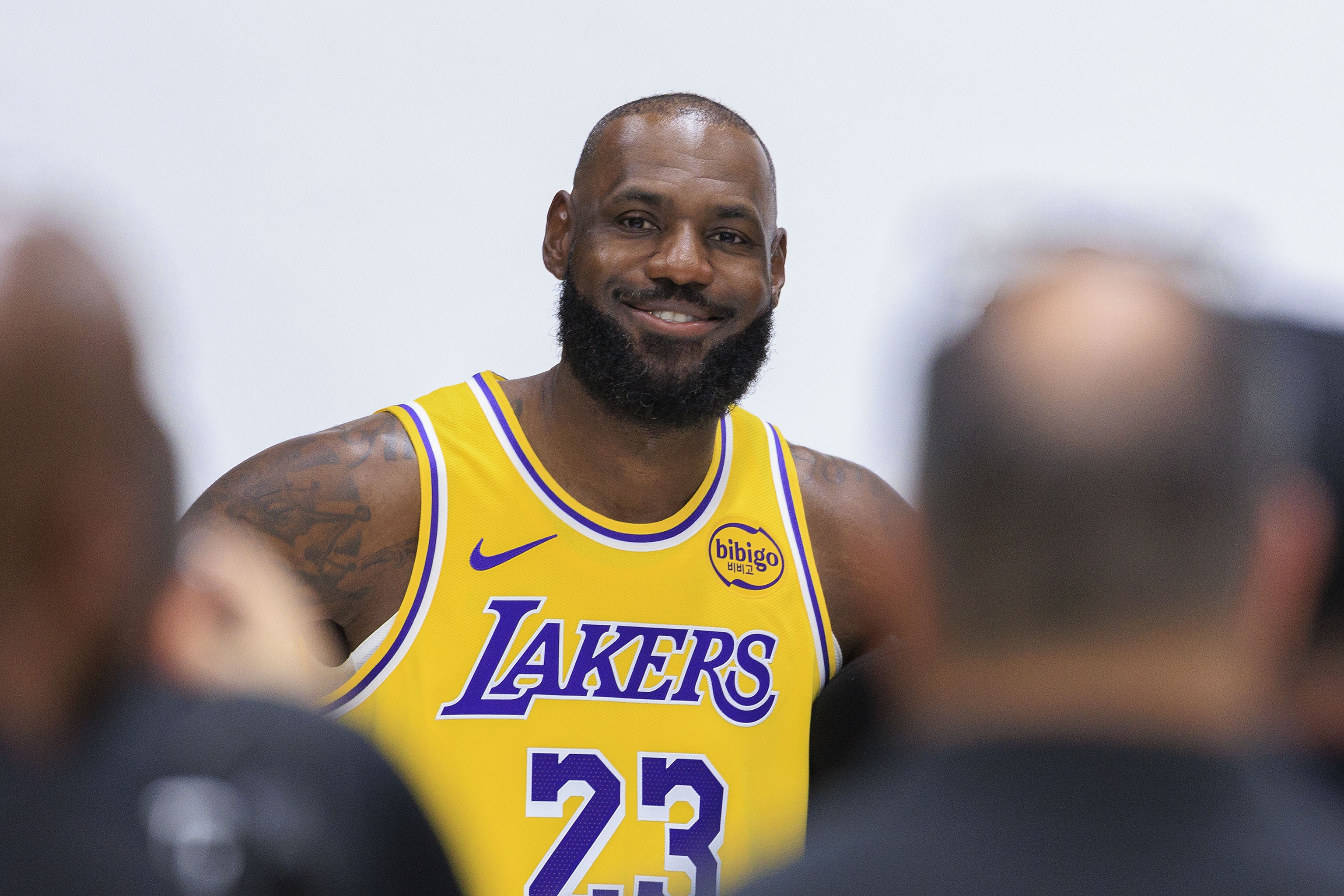 詹姆斯：8歲時參與體育改變了我的出身 是體育讓我離開了貧民區(qū)