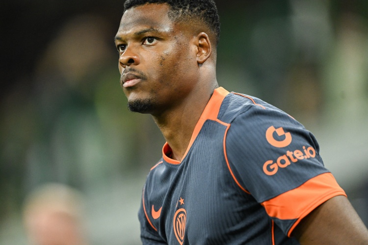 羅馬諾：鄧弗里斯2500萬歐解約金明夏繼續(xù)生效，巴薩與英超隊關(guān)注