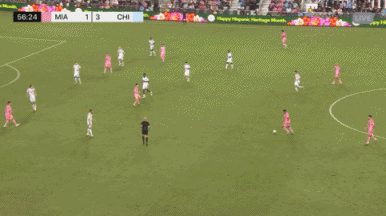 邁阿密2-3芝加哥！蘇亞雷斯禁區(qū)內(nèi)倚住防守破門，B羅德里格斯助攻