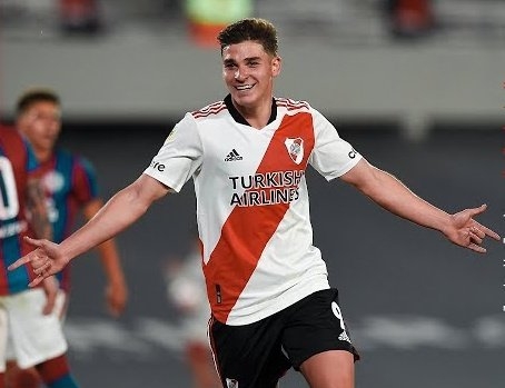 河床殺器！21歲時小蜘蛛46場24球15助全歐瘋搶，曼城2140萬歐預定