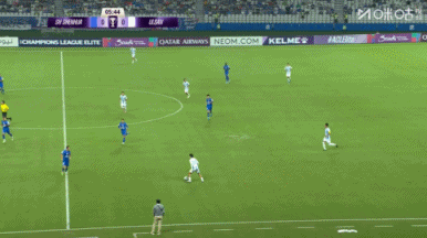 這沒進！阿蘇埃開場6分鐘搶出單刀，推射太正被對手門將撲出